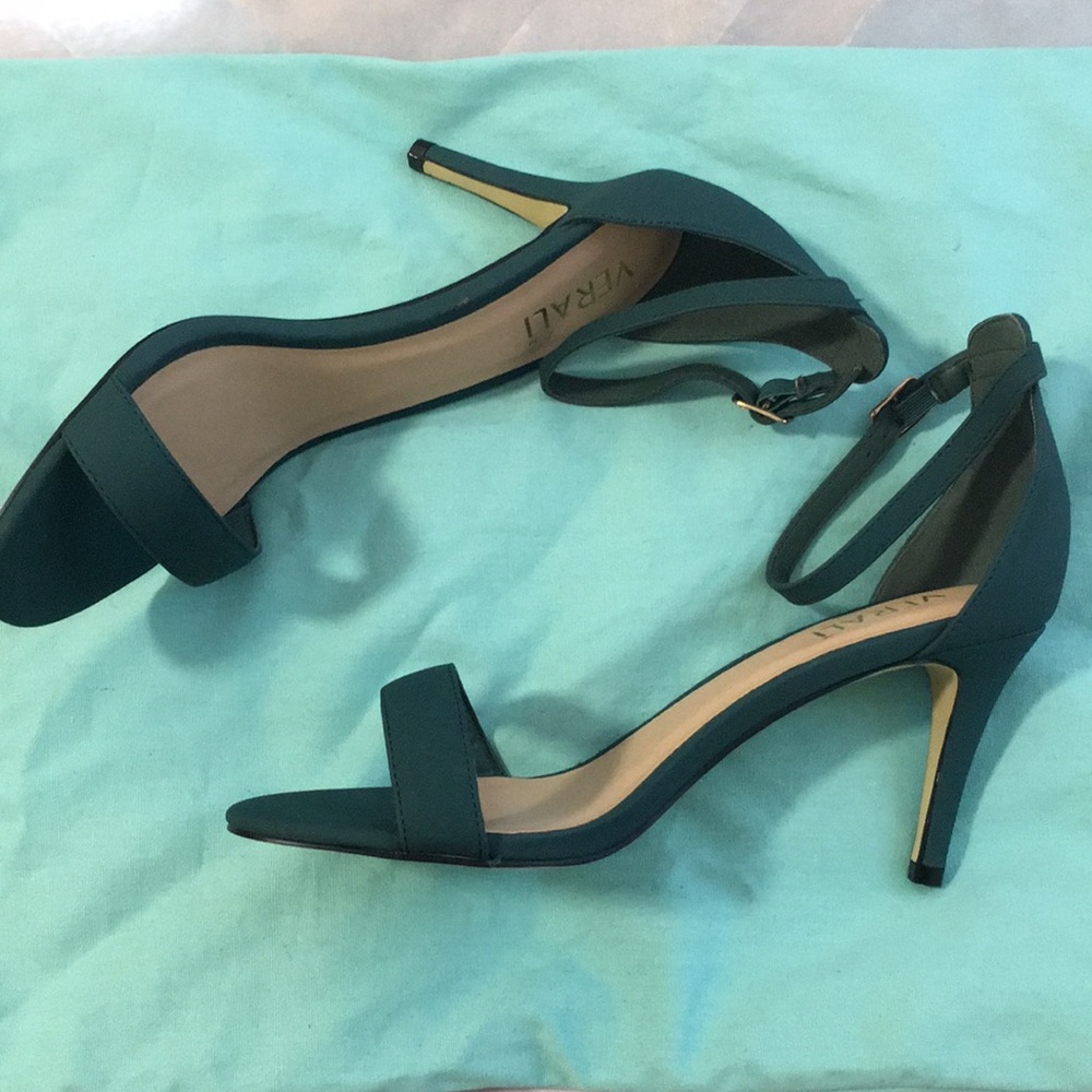 Single strap heels - Size 8